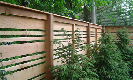 horisontal cedar fence img